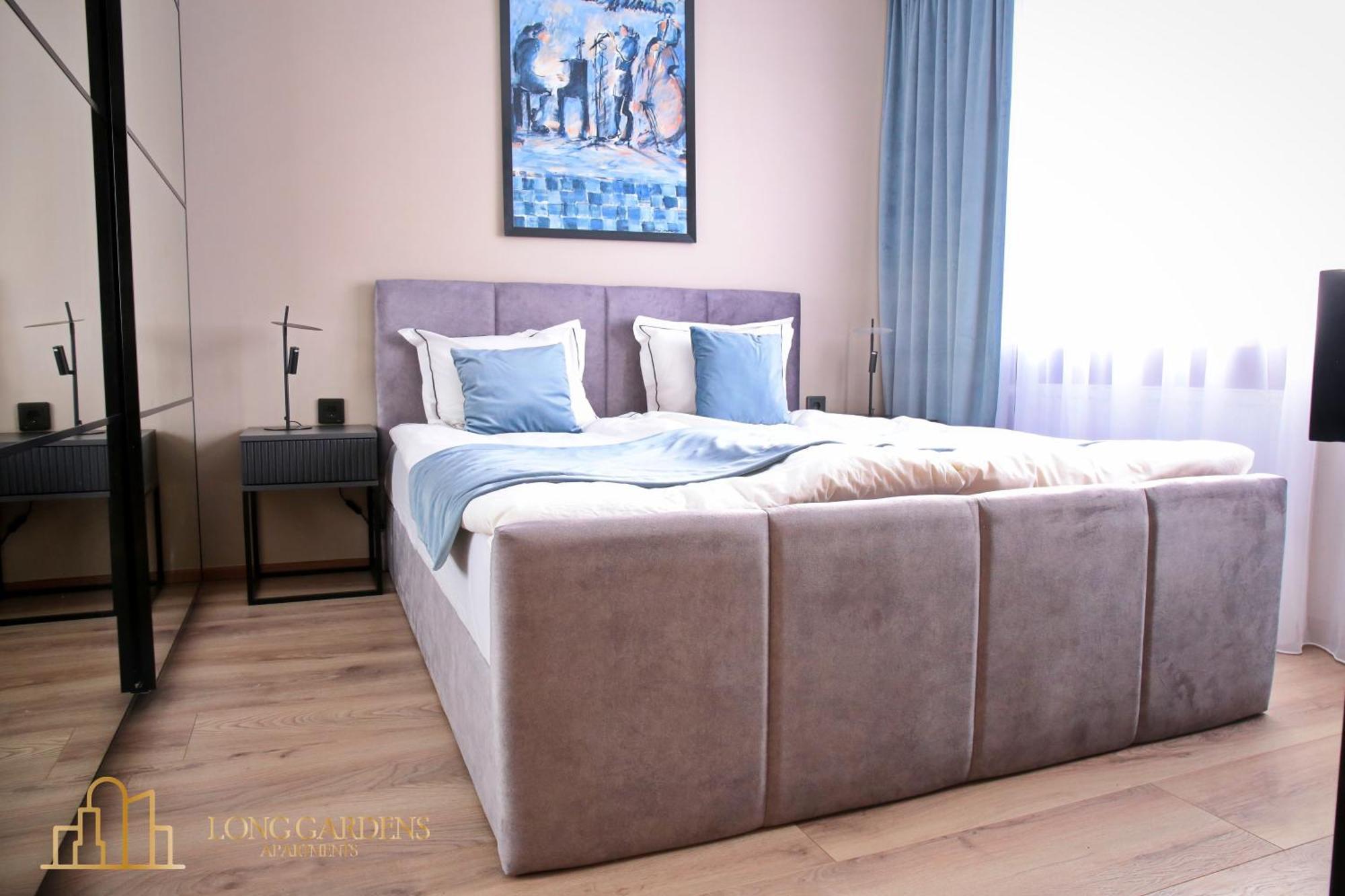 Long Gardens Premium Old Town Apartament *